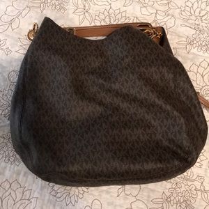 Michael Kors Fulton Large Leather Shoulder Tote